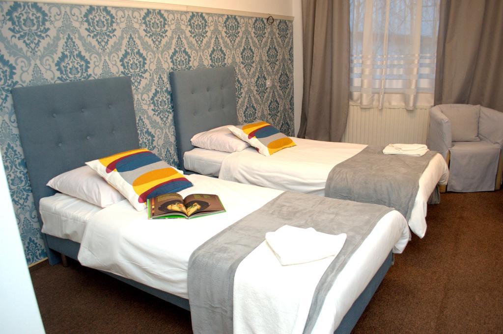 Acwador Otel Pleszew Dış mekan fotoğraf